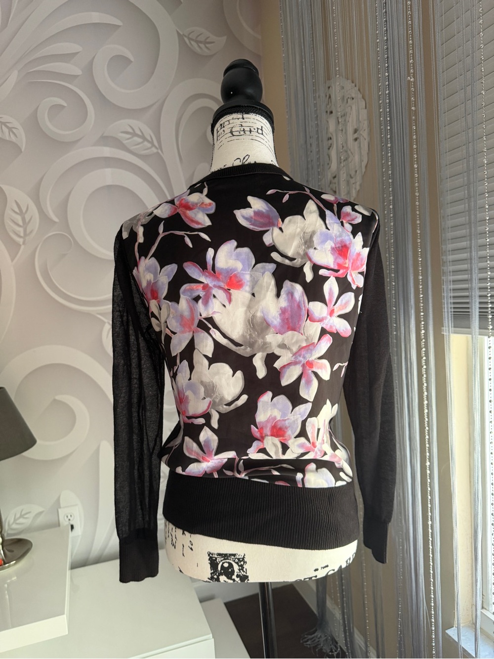 DKNYC Black Floral Sheer-Sleeve Knit Top